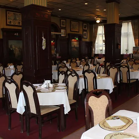 Mars Hotel 3*